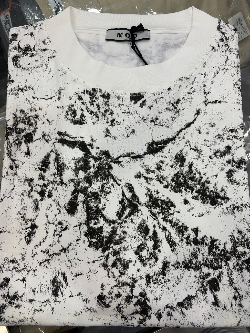 T-shirt MOD “Capodimonte” Stampa All Over- Panna/Nero