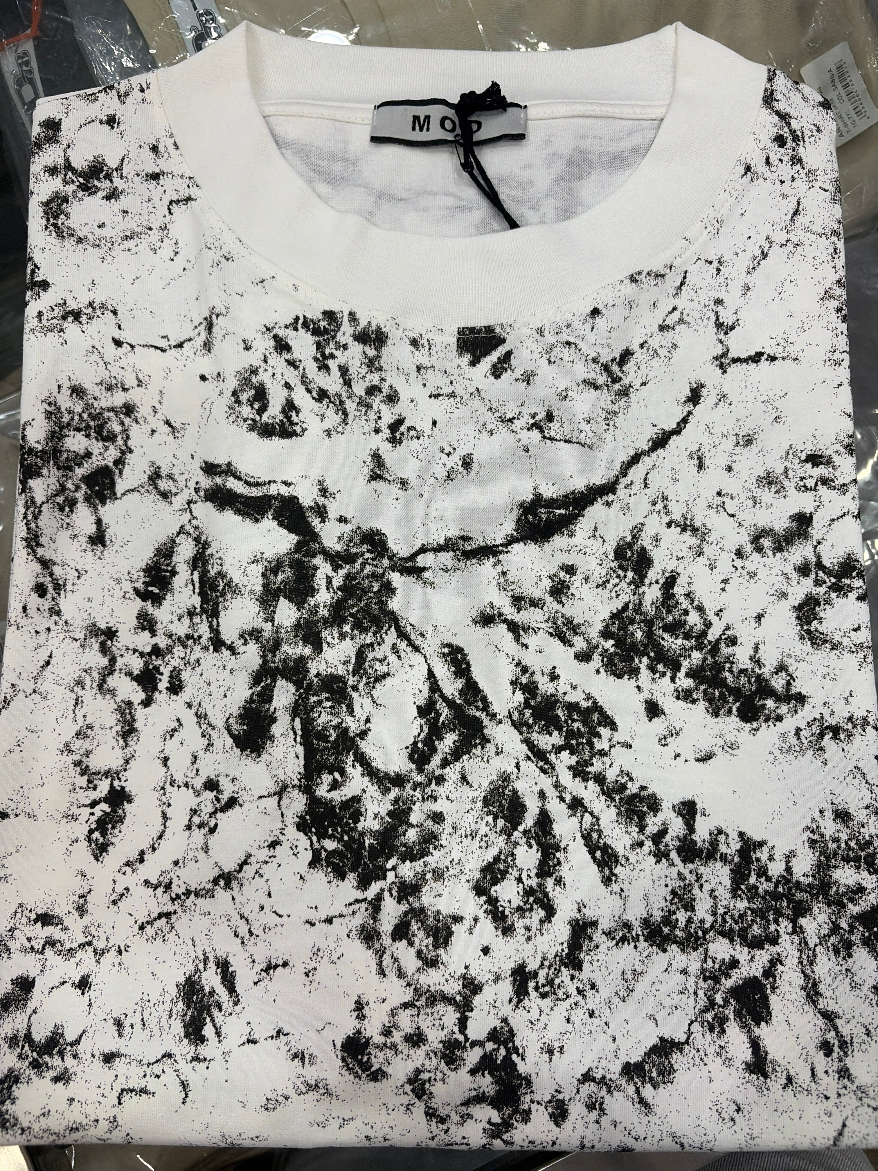 T-shirt MOD “Capodimonte” Stampa All Over- Panna/Nero