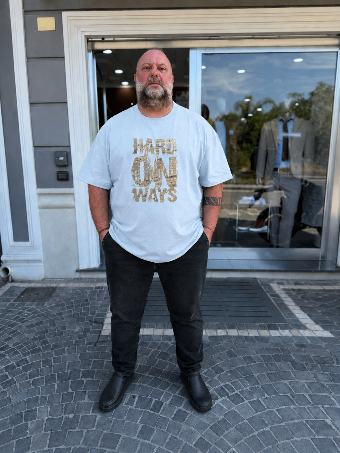 T-Shirt con stampa Hard KeyMore- Bianco
